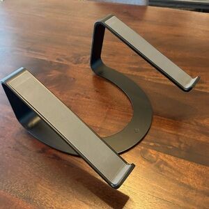Twelve South “Curve” laptop stand in matte black